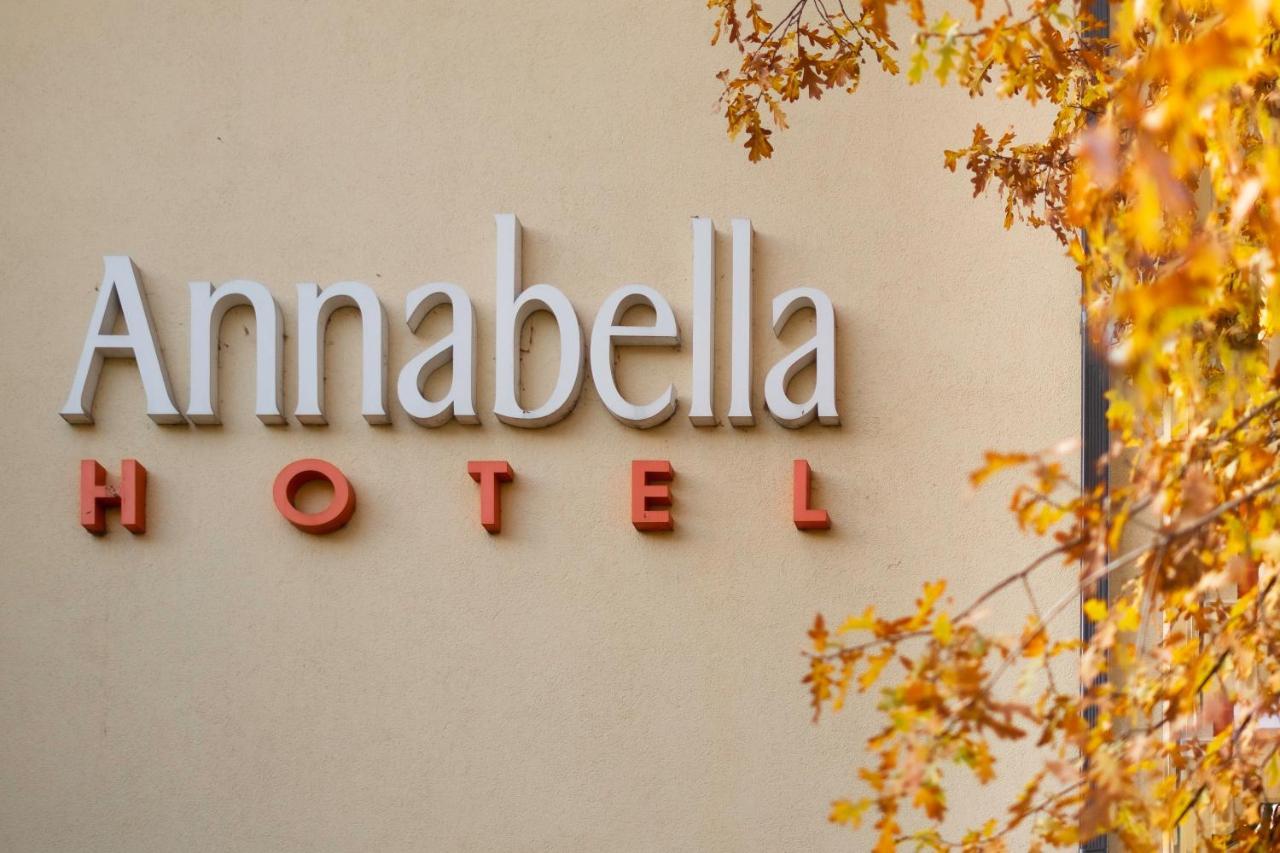 Hotel Annabella à Riga Extérieur photo