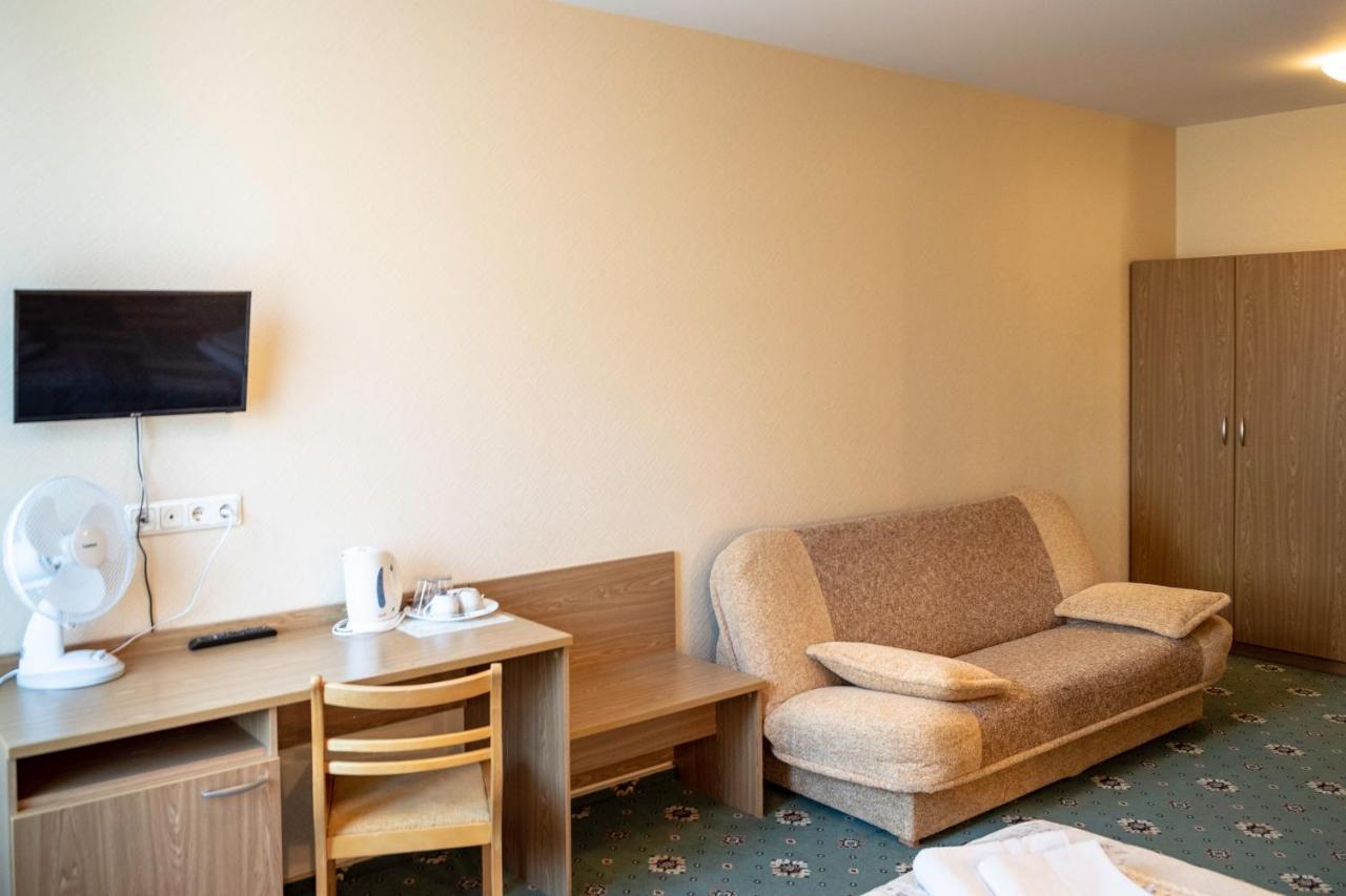 Hotel Annabella à Riga Extérieur photo