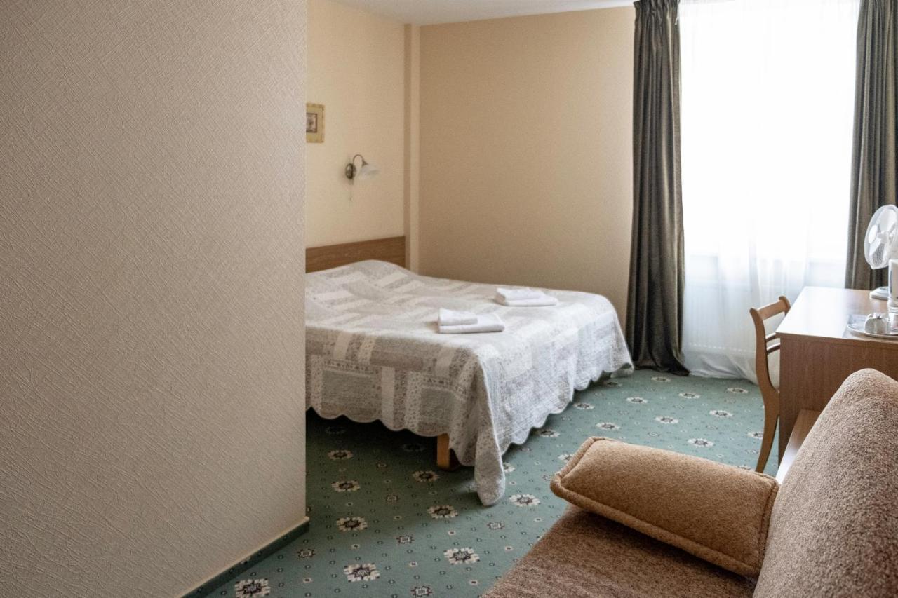 Hotel Annabella à Riga Extérieur photo